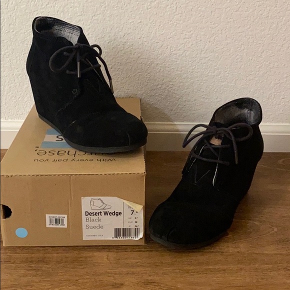 Toms Desert Wedge shoes - Picture 1 of 3